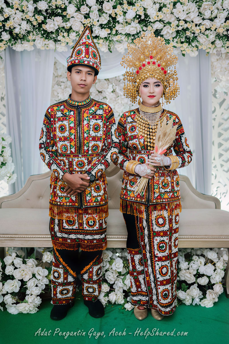 baju-adat-aceh-gayo Pakaian Adat Aceh Gayo