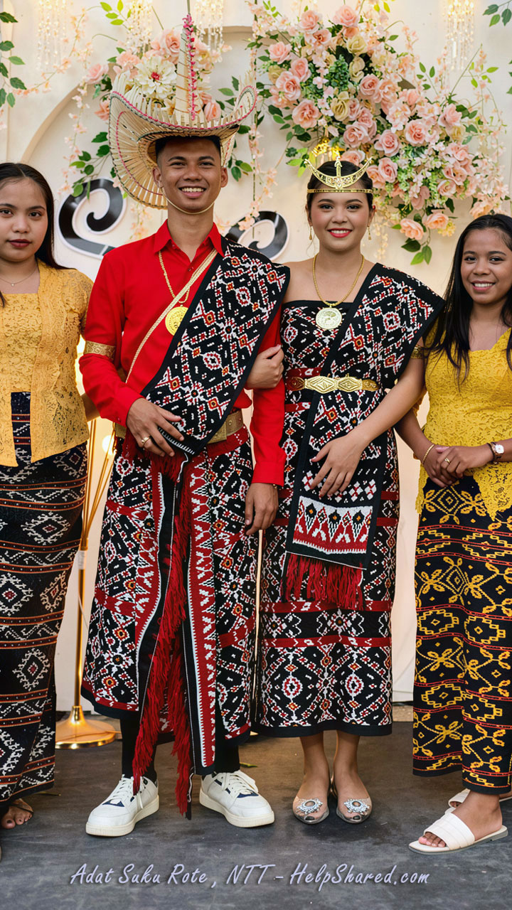 baju-adat-suku-rote-ntt Pakaian Adat Suku Rote NTT
