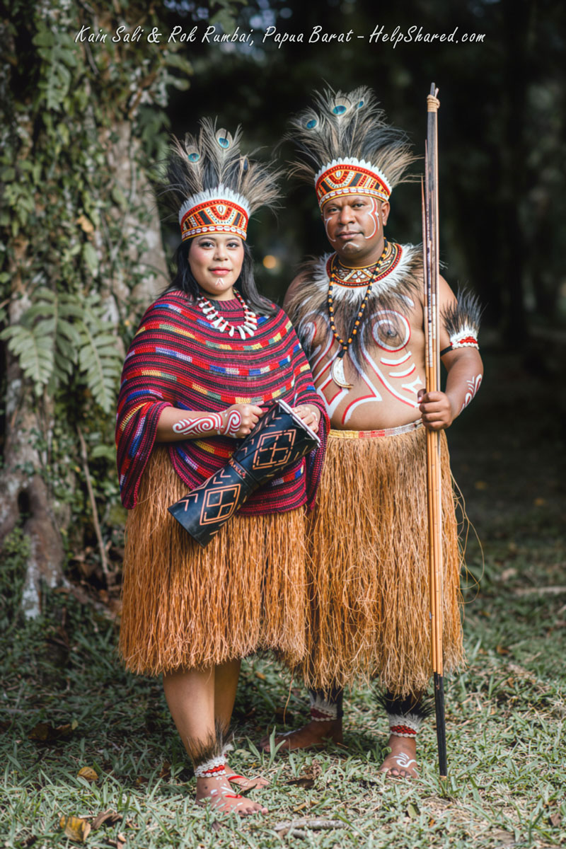 baju-adat-kain-sali-rok-rumbai-papua-barat Pakaian Adat Kain Sali Rok Rumbai Papua Barat