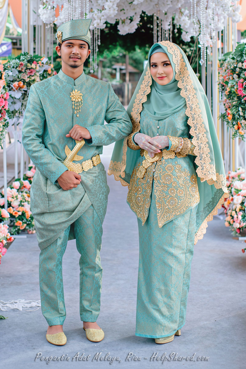 baju-adat-pengantin-riau Pakaian Adat Pengantin Riau