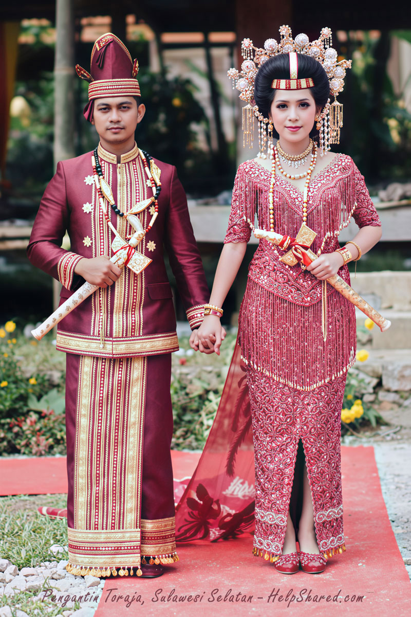 baju-adat-pengantin-toraja Pakaian Adat Pengantin Toraja