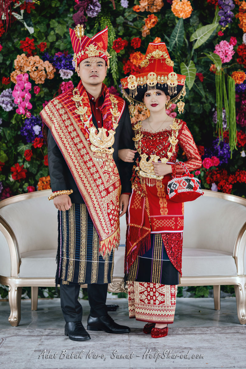 baju-adat-batak-karo Pakaian Adat Batak Karo